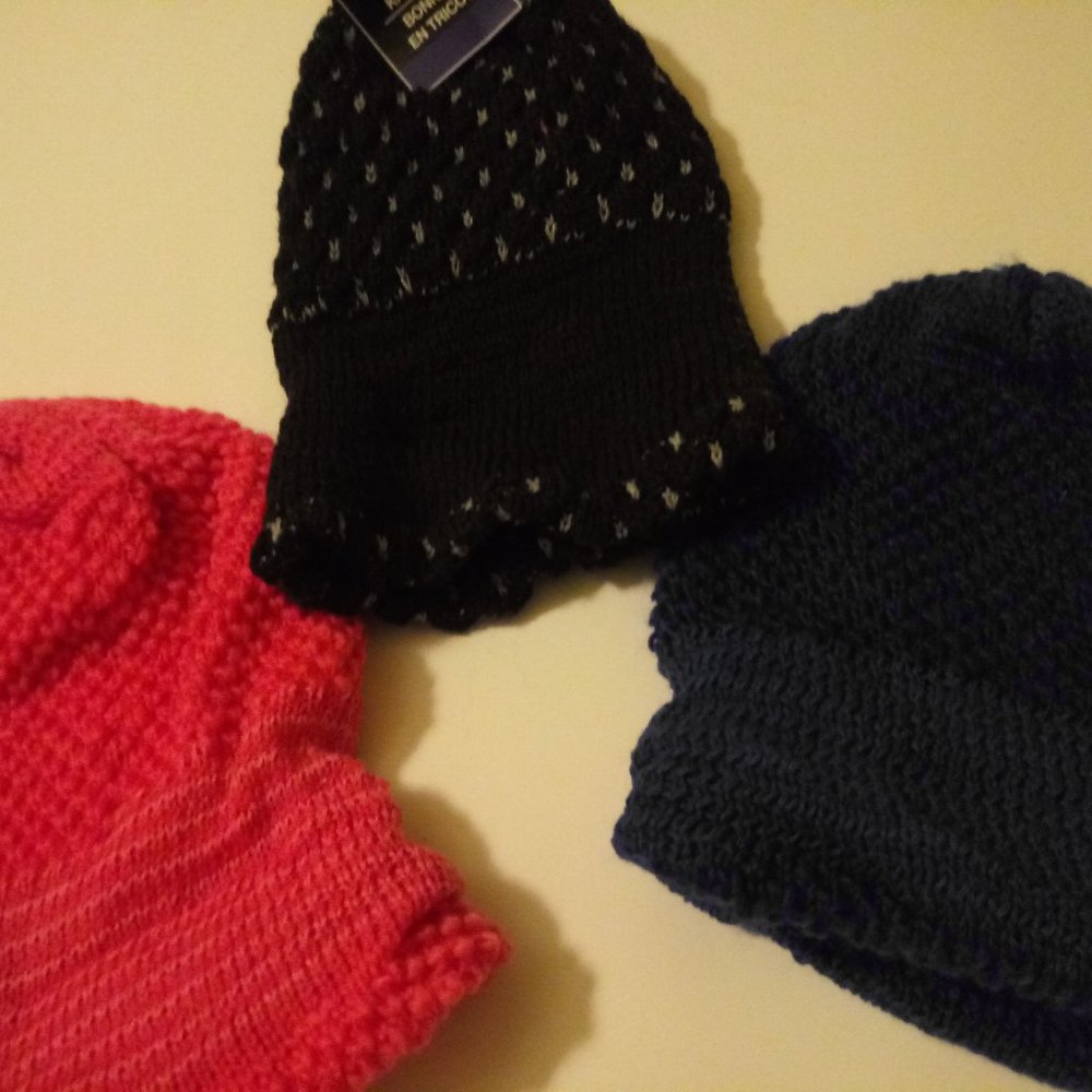 3 Knitted Hats! Black, Blue and Ping!